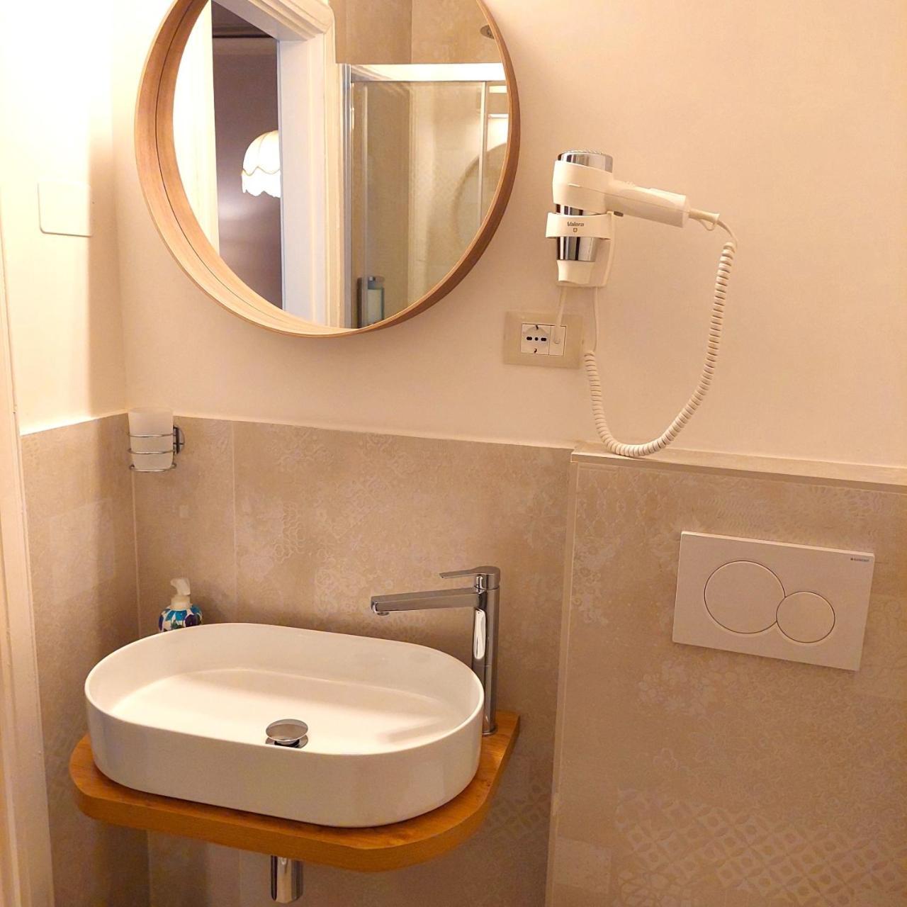 Residenza Maritti Deco Style 2* Rome
